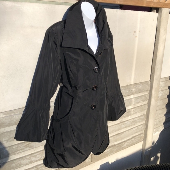 Votre Nom Trench Coat Perfect for Fall - Picture 6 of 14